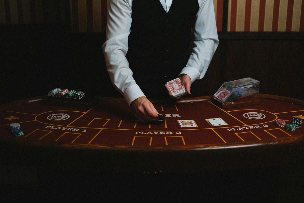 Mastering Poker Etiquette: Dos and Don’ts at the Table